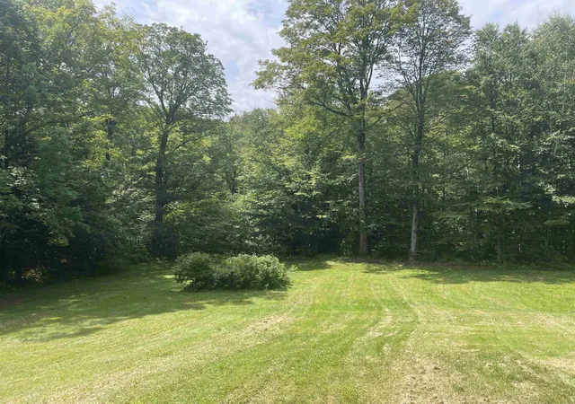 Photo 4 of Single family home for sale at 1752 East Dover Road Road, Dover, VT 05356 | MLS# 5106611 | Listing updated on 2026-10-05