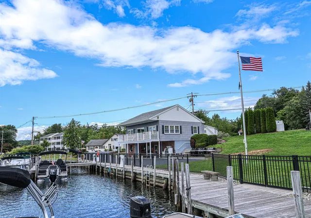Photo 4 of House for sale at 21 Pleasant St, Meredith, NH 03253 | MLS# 5106620 | Listing updated on 2026-09-20