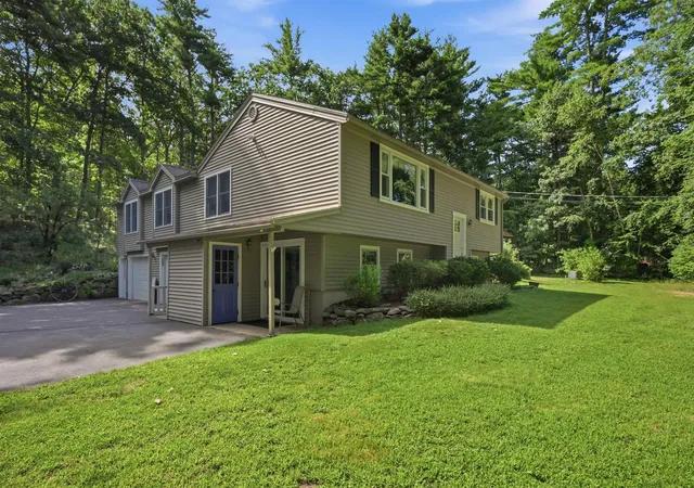 Photo 1 of Single family home for sale at 89 North Rd, Sandown, NH 03873 | MLS# 5106623 | Listing updated on 2026-09-17