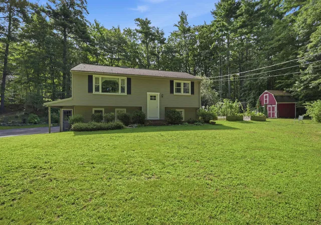Photo 2 of Single family home for sale at 89 North Rd, Sandown, NH 03873 | MLS# 5106623 | Listing updated on 2026-09-17
