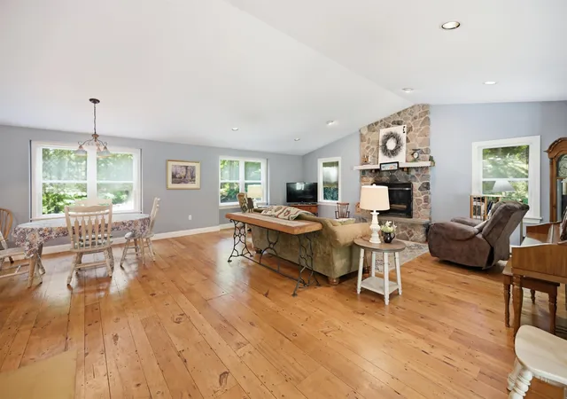 Photo 4 of Single family home for sale at 89 North Rd, Sandown, NH 03873 | MLS# 5106623 | Listing updated on 2026-09-17