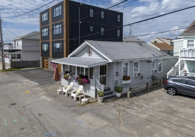 1st image of 14 Manchester St #1, Hampton, NH 03842 | MLS# 5106627