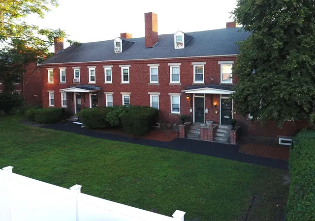 2nd image of 74 West Merrimack St #1, Manchester, NH 03101 | MLS# 5106632