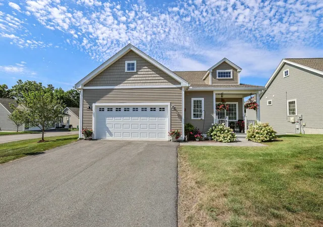 Photo 1 of Sale Pending at 42 Toby Cir #38, Merrimack, NH 03054 | MLS# 5106634 | Listing updated on 2026-09-01
