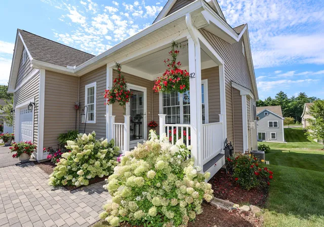 Photo 3 of Sale Pending at 42 Toby Cir #38, Merrimack, NH 03054 | MLS# 5106634 | Listing updated on 2026-09-01