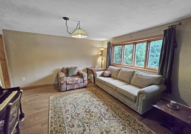 Photo 4 of Single family home for sale at 7 Laverne Dr, Rutland City, VT 05701 | MLS# 5106640 | Listing updated on 2026-08-26