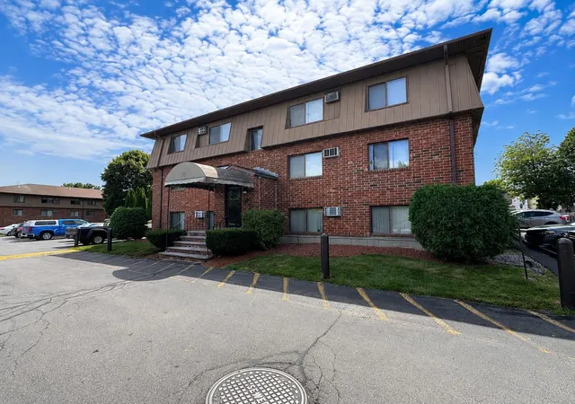 1st image of 35 Log St #3C, Manchester, NH 03102 | MLS# 5106649
