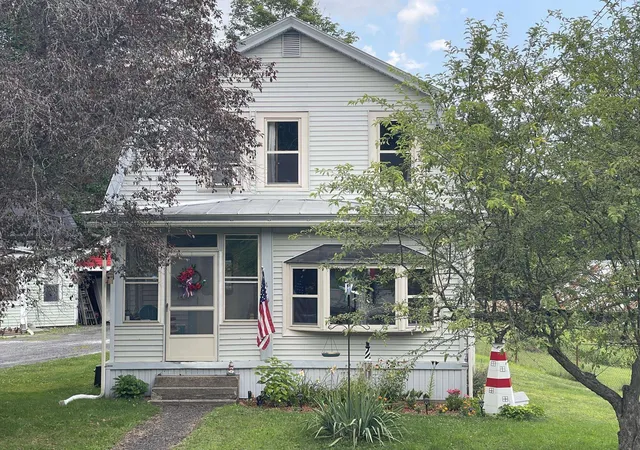 Photo 3 of Single family home for sale at 51 Schoool St, Randolph, VT 05060 | MLS# 5106653 | Listing updated on 2026-08-31