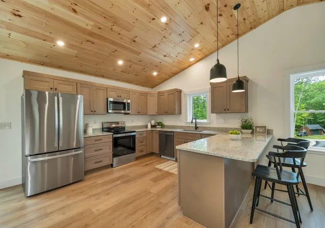 Photo 4 of Single family home for sale at 5 Garmish Dr, New Durham, NH 03855 | MLS# 5106655 | Listing updated on 2026-10-07