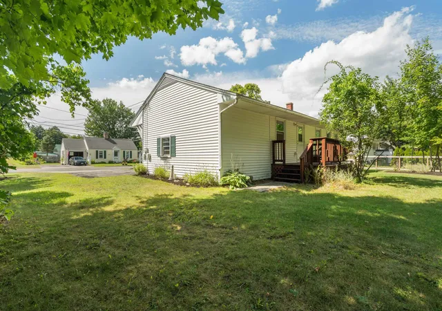 4th image of 7 Ridgewood Ave, Gilford, NH 03249 | MLS# 5106657