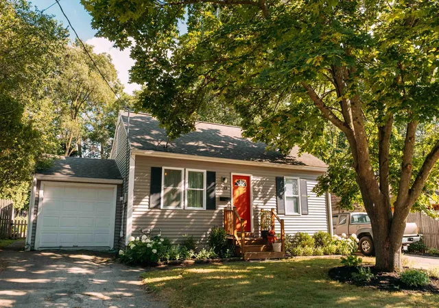 Photo 1 of Single family home for sale at 133 Woodbury Rd, Burlington, VT 05401 | MLS# 5106663 | Listing updated on 2026-09-01