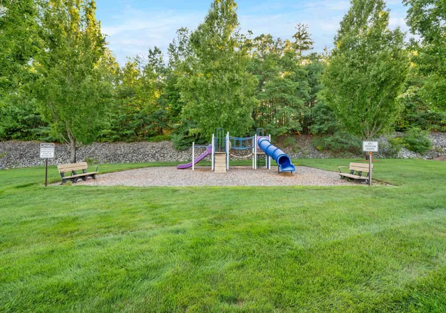 25th image of 12 Vista Ridge Dr #40, Londonderry, NH 03053 | MLS# 5106679