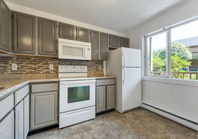 2nd image of 10 Notchview Ln #18, Lincoln, NH 03251 | MLS# 5106682