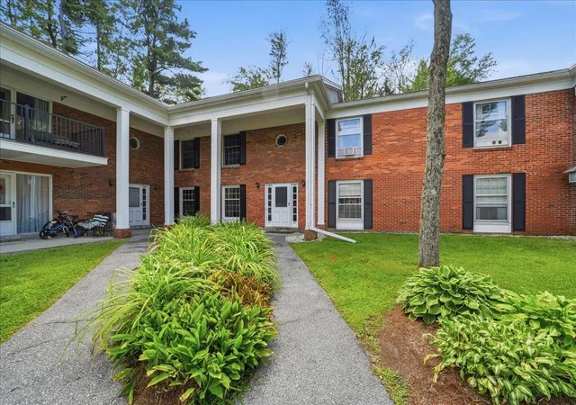 Photo 2 of Condo for sale at 100 Kennedy Dr #27, South Burlington, VT 05403 | MLS# 5106687 | Listing updated on 2026-09-08