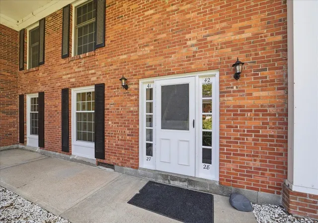 Photo 3 of Condo for sale at 100 Kennedy Dr #27, South Burlington, VT 05403 | MLS# 5106687 | Listing updated on 2026-09-08