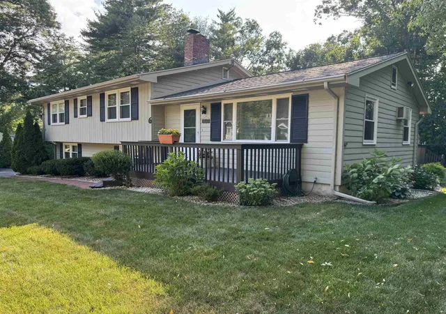 2nd image of 6 Quincy Ln, Merrimack, NH 03054 | MLS# 5106689