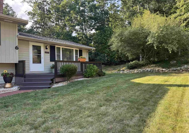 4th image of 6 Quincy Ln, Merrimack, NH 03054 | MLS# 5106689