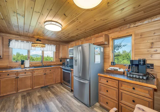 Photo 3 of Single family home for sale at 100 North Rd, Jefferson, NH 03583 | MLS# 5106693 | Listing updated on 2026-08-26
