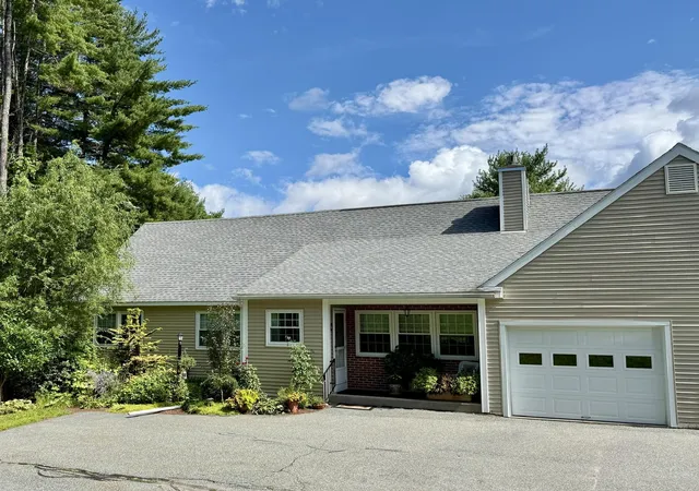 2nd image of 6 Oak Ridge Rd #16, Lebanon, NH 03784 | MLS# 5106695