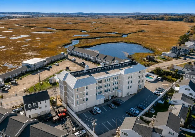 2nd image of 580 Winnacunnet Rd #105, Hampton, NH 03842 | MLS# 5106703