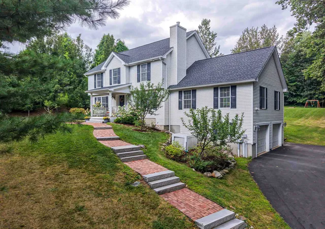 Photo 3 of Single family home for sale at 121 Birkdale Rd, Bedford, NH 03110 | MLS# 5106711 | Listing updated on 2026-09-17