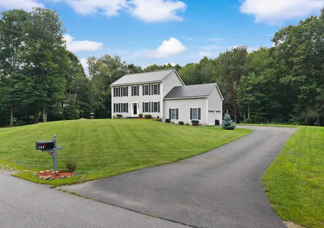 Photo 1 of Single family home for sale at 124 Olde Bridge Ln, Epping, NH 03042 | MLS# 5106719 | Listing updated on 2026-09-01