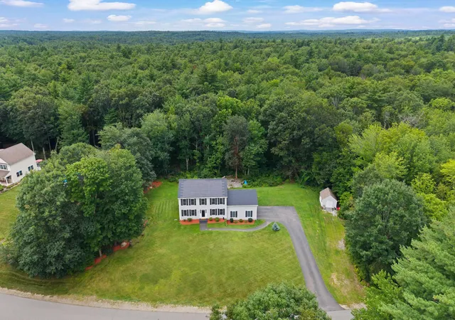 Photo 4 of Single family home for sale at 124 Olde Bridge Ln, Epping, NH 03042 | MLS# 5106719 | Listing updated on 2026-09-01