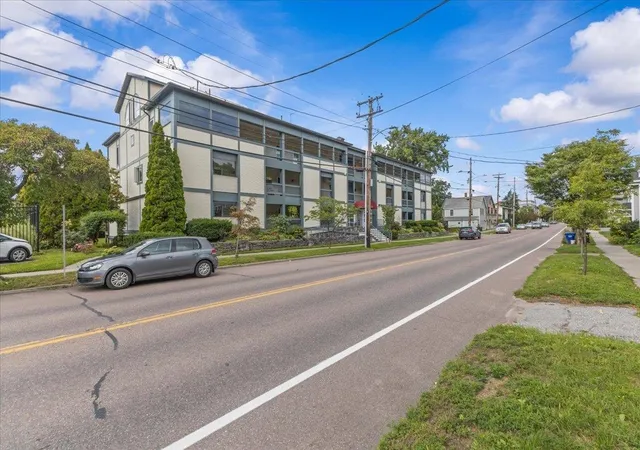 Photo 4 of Condo for sale at 33 North Ave #12, Burlington, VT 05401 | MLS# 5106727 | Listing updated on 2026-09-11