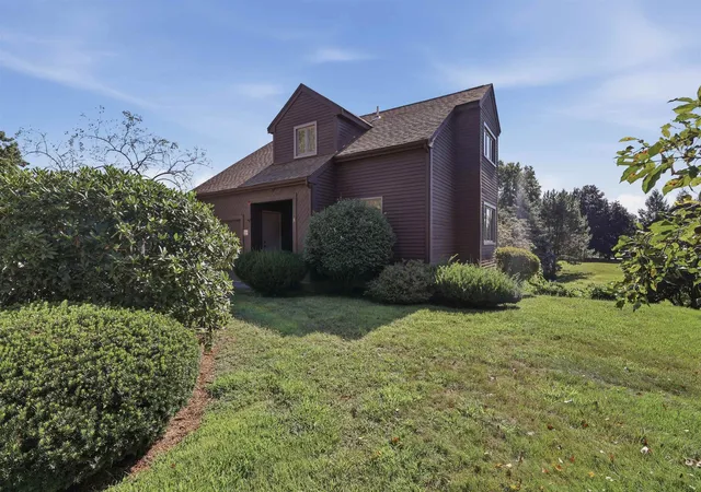 1st image of 8 Gloucester Ln #41, Nashua, NH 03063 | MLS# 5106732