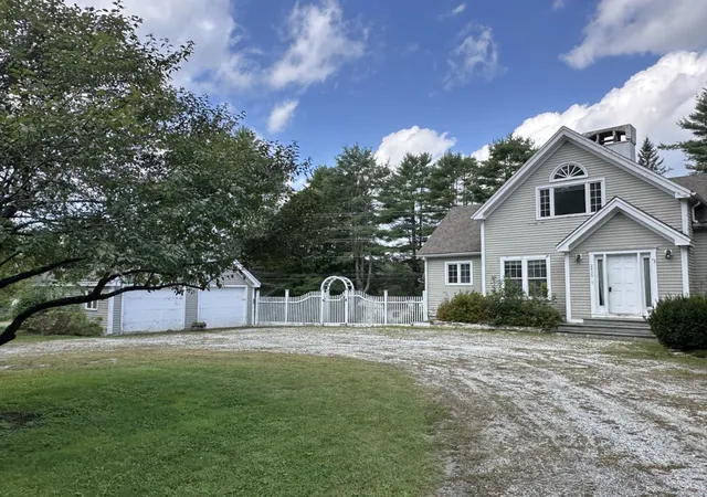 Photo 3 of Single family home for sale at 2855 Thompsonburg Rd, Londonderry, VT 05155 | MLS# 5106736 | Listing updated on 2026-08-28
