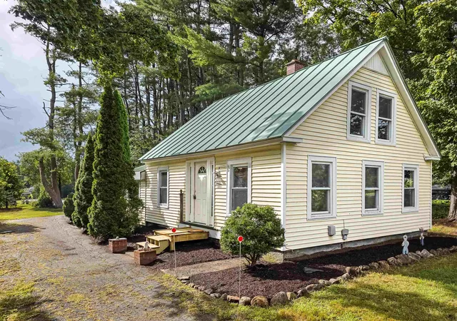 2nd image of 108 Old Church Rd, Claremont, NH 03743 | MLS# 5106737