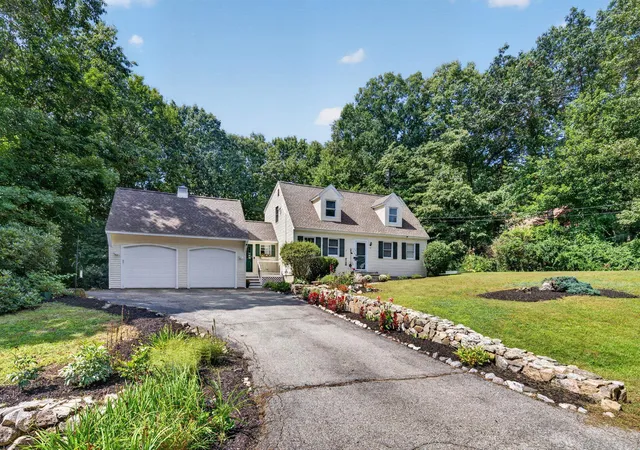 1st image of 13 Helen Dr, Hooksett, NH 03106 | MLS# 5106751