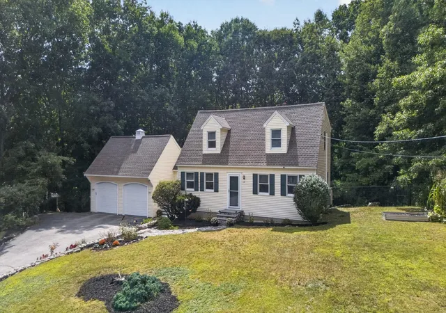 3rd image of 13 Helen Dr, Hooksett, NH 03106 | MLS# 5106751