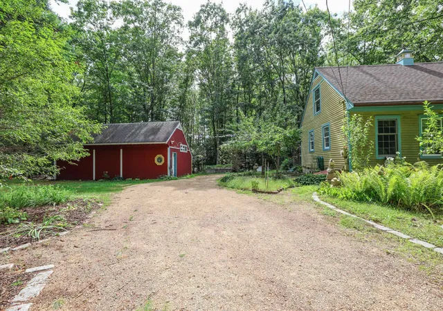 5th image of 15 Ledge Rd, Chester, NH 03036 | MLS# 5106758