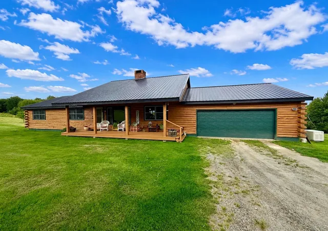 Photo 2 of Single family home for sale at 220 Kittredge Road Ext, Newport Town, VT 05857 | MLS# 5106782 | Listing updated on 2026-08-26