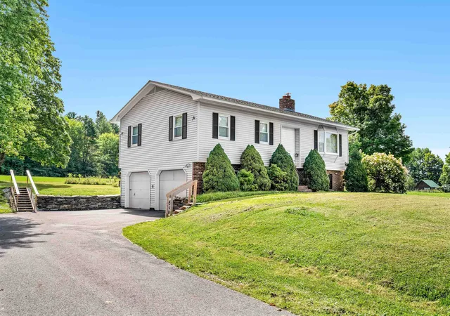 Photo 3 of Sale Pending at 1680 North St, East Montpelier, VT 05602 | MLS# 5106784 | Listing updated on 2026-08-31