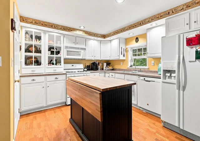 4th image of 32 Bunker Ln, Madbury, NH 03823 | MLS# 5106794