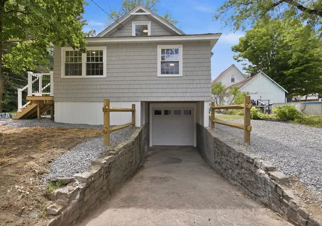 Photo 3 of Single family home for sale at 3 Sylvester St, Concord, NH 03301 | MLS# 5106795 | Listing updated on 2026-10-10