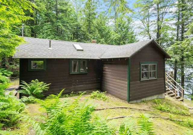 2nd image of 15 Hemlock Wy, Holderness, NH 03245 | MLS# 5106806