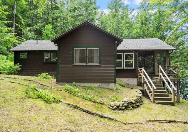 3rd image of 15 Hemlock Wy, Holderness, NH 03245 | MLS# 5106806