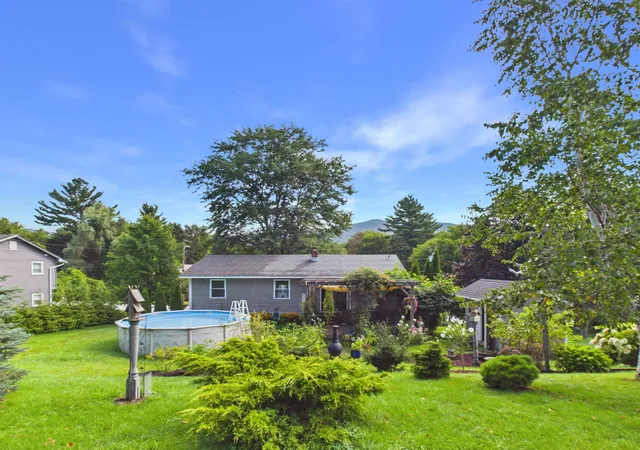 Photo 2 of Single family home for sale at 4 Newport Dr, Rutland City, VT 05701 | MLS# 5106807 | Listing updated on 2026-08-30
