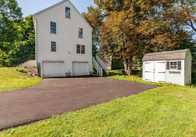 Photo 3 of Single family home for sale at 6 Nantucket Ct, Dover, NH 03820 | MLS# 5106811 | Listing updated on 2026-09-08
