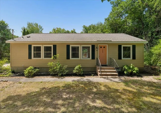 Photo 2 of Sale Pending at 103 Hardy Rd, Londonderry, NH 03053 | MLS# 5106814 | Listing updated on 2026-09-08