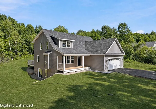 Photo 2 of Single family home for sale at 31 Moose Brook Ln, Hancock, NH 03449 | MLS# 5106822 | Listing updated on 2026-09-03