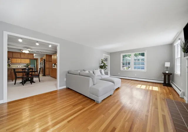 Photo 3 of Single family home for sale at 118 Lancelot Ave, Manchester, NH 03104 | MLS# 5106825 | Listing updated on 2026-09-11