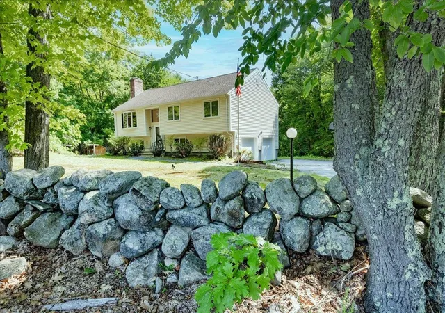 Photo 1 of Single family home for sale at 69 Peaslee Rd, Merrimack, NH 03054 | MLS# 5106826 | Listing updated on 2026-09-13