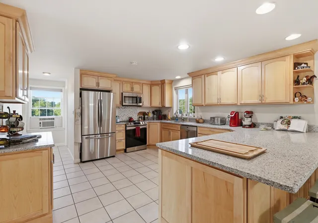 2nd image of 8 Lavoie Wy, Somersworth, NH 03878 | MLS# 5106829