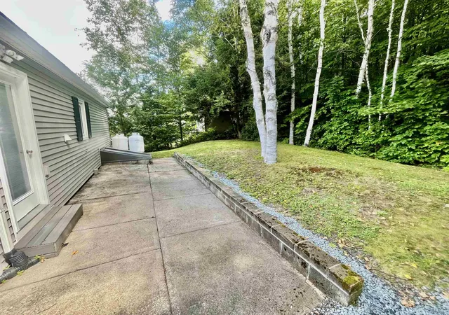 23rd image of 466 Rockingham St, Berlin, NH 03570 | MLS# 5106835