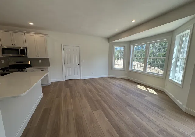 Photo 3 of Single family home for sale at 122 South Rd, Londonderry, NH 03053 | MLS# 5106836 | Listing updated on 2026-09-10
