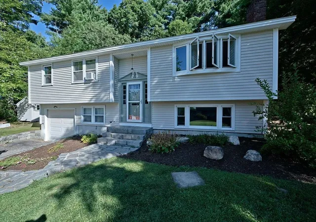 1st image of 4 Brewster St, Merrimack, NH 03054 | MLS# 5106843